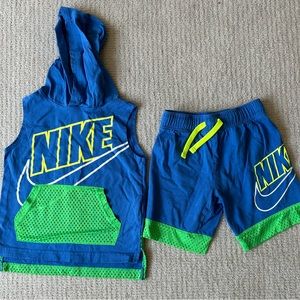 Like New Nike Shorts Set Size 5-6 years